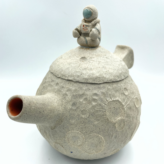 Lunar spaceman teapot