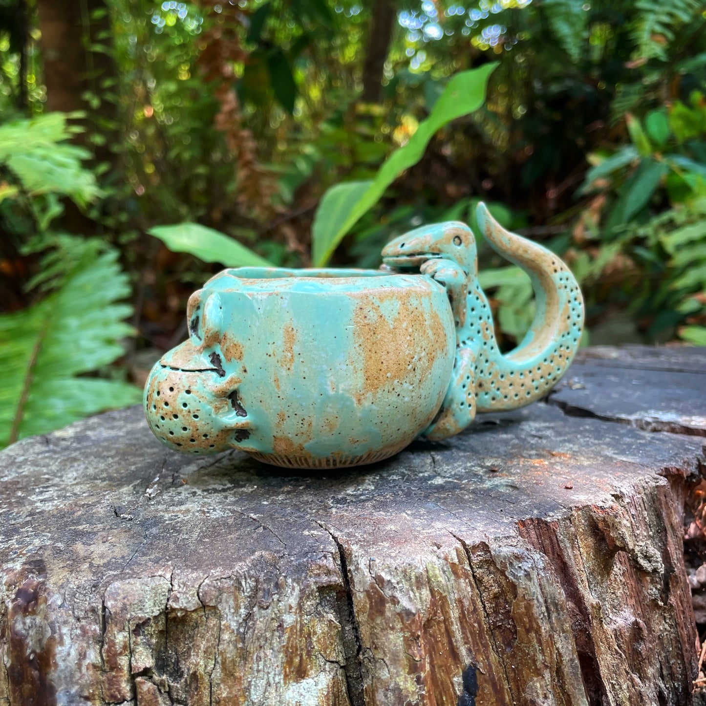 Hunter gecko tea cup